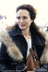 组图：杨紫琼玩低调 “铁娘子”梅丽尔现身受追捧