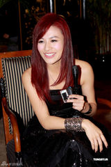 高清图：江若琳考驾照之路漫长 张继聪把儿子当玩具