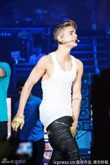 左撇子节盘点娱圈左派 朱莉汪涵在列