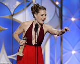 组图：艾米-亚当斯获电影音乐喜剧类最佳女主角