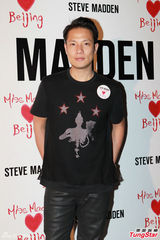 组图：吴莫愁前卫造型捞金 丁子高赞其歌声