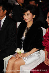 幻灯图集：55岁赵雅芝风采不减 透露保养秘诀