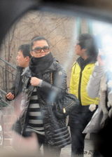 幻灯：李湘为新工作室装修 王岳伦全程呵护爱妻