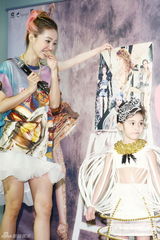 组图：蔡依林MV掀模仿热潮 混血宝宝现身