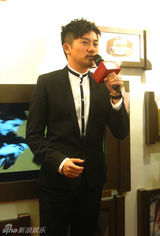 幻灯图：苏有朋分享时尚宝典 与粉丝打成一片