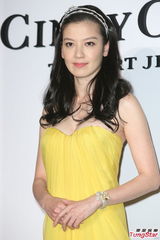 组图：林熙蕾产后复出洒泪 性感辣妈丰满迷人