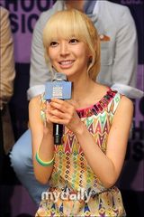 组图：f(x)Luna与SJ厉旭FT在真等宣传音乐剧