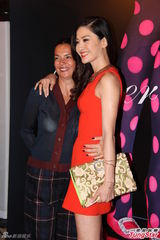 组图：徐濠萦染金发亮相称陈奕迅不刻意减肥