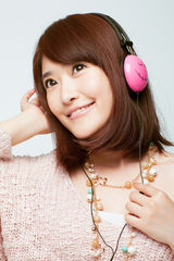 组图：徐子淳发最新写真 香草美人温婉清新