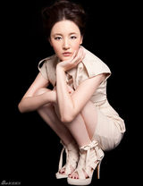 组图：刘筱筱转型珍珠少女 高贵写真星味十足 