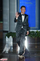 组图：晶刚香港婚礼 刘德华帅气西装亮相