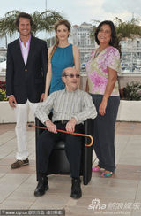 《安吉里卡奇遇》记者会 导演曼努埃尔携妻上阵