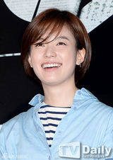 组图：《监视者》观众破500万庆功郑雨盛(郑宇成)送拥抱