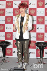 组图：韩团TEENTOP首次举办单独演唱会