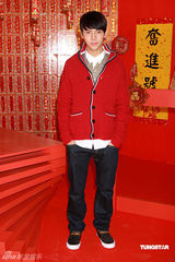 高清组图：英皇群星拍贺年MV 阿娇(钟欣桐)娇艳动人