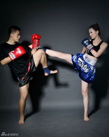 组图：宋杨与练喻轩曝最新写真 展现精彩泰拳功夫