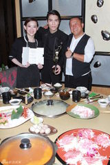 组图：萧敬腾获金像奖最佳新演员曾志伟现身庆功宴