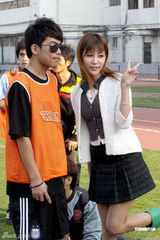 组图：80后明星足球队北大比赛 苏醒王啸坤等助阵