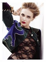 组图：俄罗斯超模斯妮佳娜-奥诺普卡优雅登封面