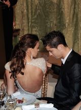 高清图：C罗携女友亮相亲密互动 伊莉娜秀美背