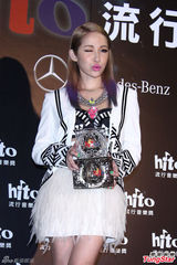 高清图：萧亚轩范玮琪五月天等亮相音乐颁奖礼