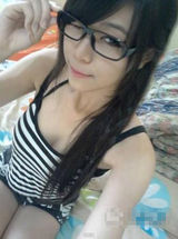 组图：翻版侯佩岑网络走红 网友赞人美胸更美