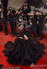 幻灯图集：北野武新片首映 宝莱坞第一美女捧场