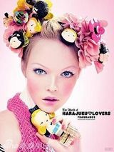 幻灯图集：卡戴珊化身空中美人 明星香水广告大放送