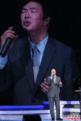 组图：费玉清最终场演唱会 预多陪伴年迈父亲