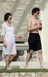 幻灯图集：米拉-乔沃维奇和老公墨西哥度假