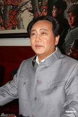 组图：《领袖情怀》首映 红心塑造纯朴版毛泽东