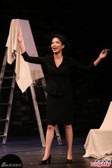 组图：《步步惊笑》天心情不自禁吻金士杰