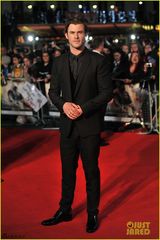 组图：《雷神2》伦敦首映 锤哥洛基兄弟频卖萌