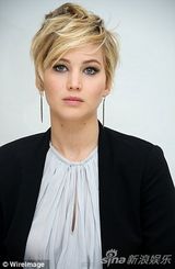 组图：23岁劳伦斯短发LOOK清爽 被指借鉴贝嫂