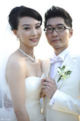 高清图：陈数赵胤胤完婚浪漫拥吻 海边深情凝视