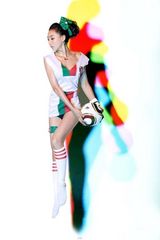 高清组图：足球宝贝金美辛性感照怀念葡萄牙队C罗