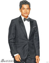 组图：熊黛林热恋新加坡富商2月 打情骂俏被拍