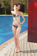 组图：中华小姐泳装照拍摄 选手血糖过低险晕倒