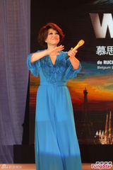 组图：蔡琴上海献唱 经典金曲嗨翻全场