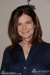 组图：《毒师》演员捧场提名酒会 安娜紫裙鲜艳