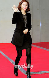 组图：张赫等出席娱乐公司合作协议签署仪式