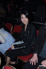 组图：郑伊健开唱秀肌肉与女模热舞 蒙嘉慧现身支持