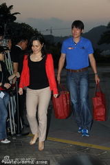 高清：郭晶晶南沙婚宴举行 晶刚全程回避媒体