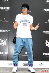 组图：周杰伦被问订婚笑而不答 与昆凌游夏威夷