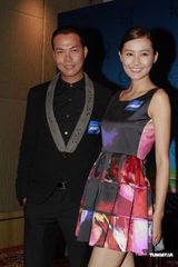 组图：徐子珊怨黄宗泽胡须扎人 陈法拉称吻戏不卫生