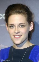 幻灯图集：《月食》登陆德国 斯图尔特秀身材