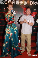 组图：容祖儿避谈刘浩龙 笑杜汶泽新片低俗