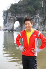 组图：印小天4年前旧照曝光 广西拍摄体验户外生活