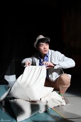 组图：《绝不付帐》疯狂喜剧 万芳华少首演夫妻