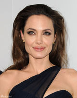 高清组图：朱莉导演处女作《血与蜜之地》首映